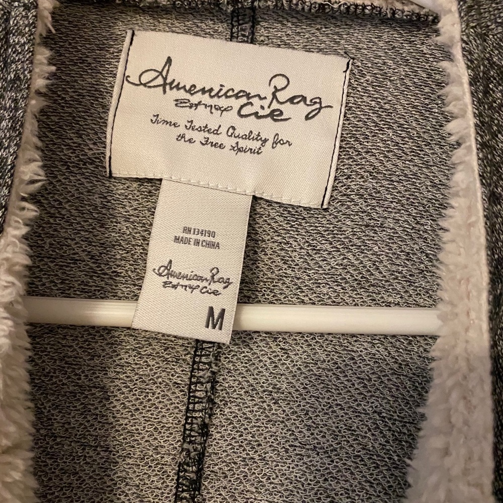 - American Rag Cardigan 🔥 - Picture 3 of 4